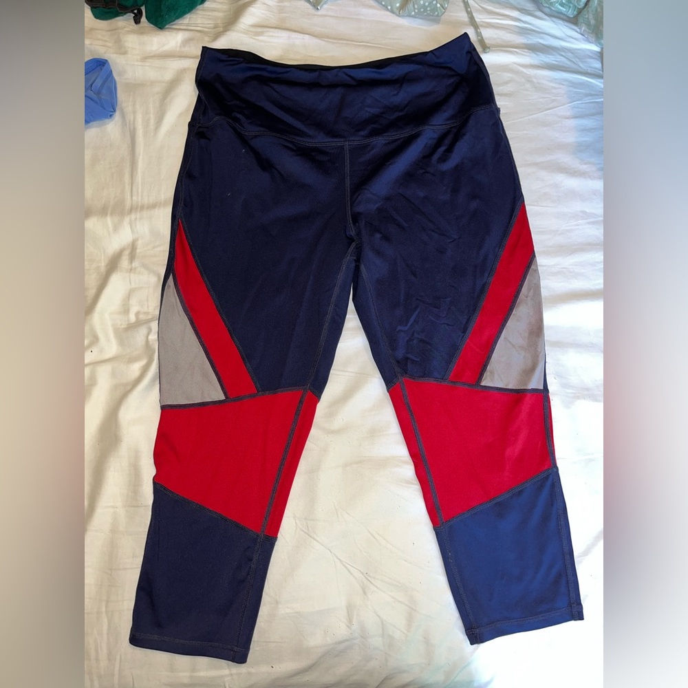 Ruby Ribbon Womens Sport Capri Leggings.
